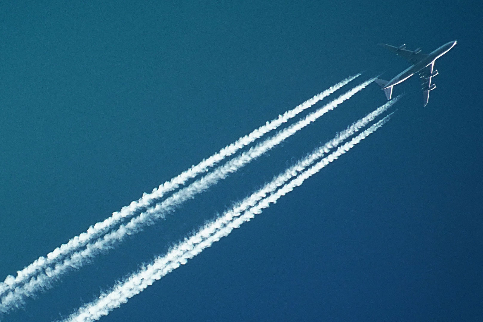 Avion à pleine altitude